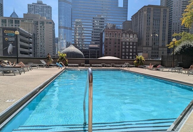 Building Photo - 10 E Ontario St