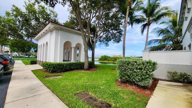 Building Photo - 15628 SW 43rd St
