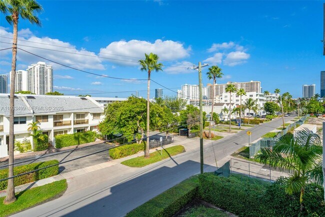 Building Photo - 3716 NE 168th St