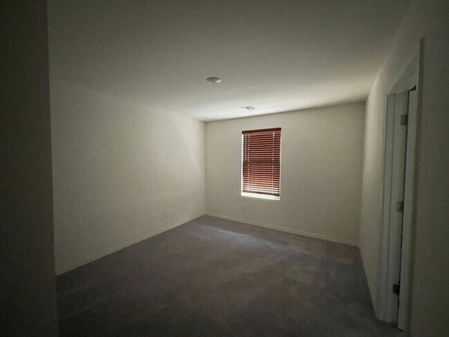Building Photo - 35282 W Santa Clara Ave
