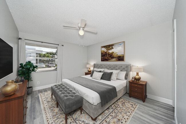 Building Photo - 716 Flanders S