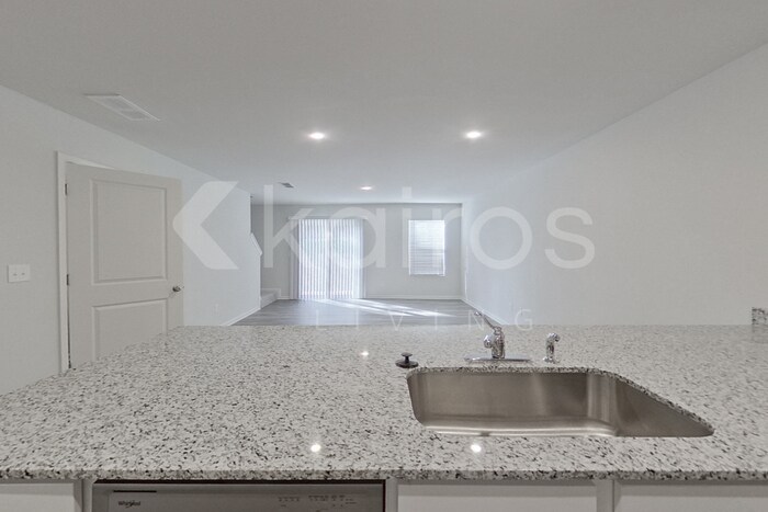 Building Photo - 310 Ironwood Ct