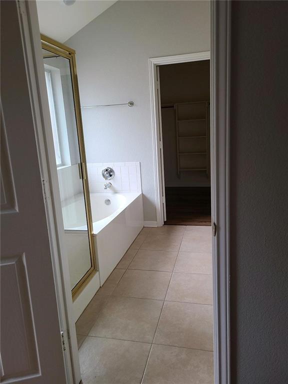 Building Photo - 2214 Zoa Dr