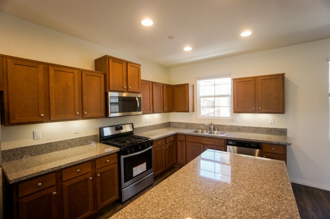 Building Photo - 7382 La Mesita Pl