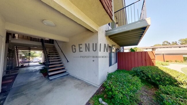 Building Photo - Stunning 2nd Story 3 Bedroom Condo in Woodlake Villas, La Habra