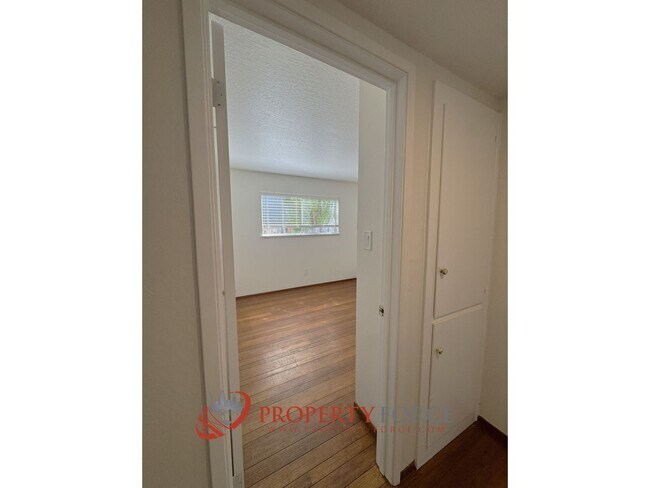Building Photo - Bright Foster City 4Bed 2Bath Home with Hardwood Floors and Private Yard - OFFERED BY PROPERTY FO...