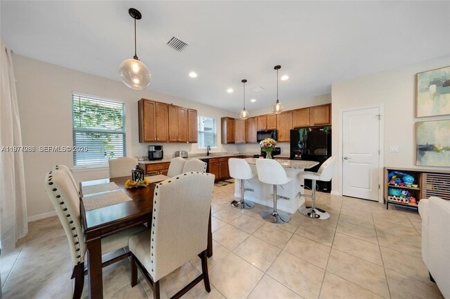 Building Photo - 932 Banyan Dr