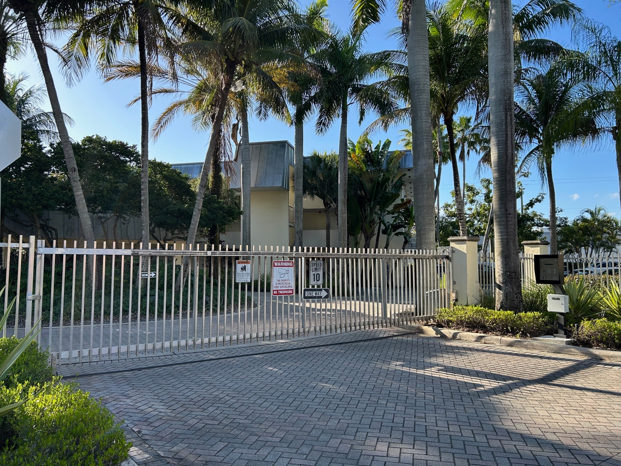 Building Photo - 8950 SW 69th Ct