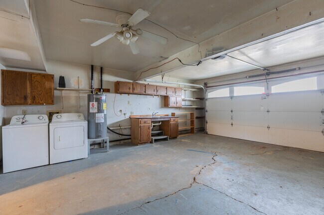 Building Photo - 11 Overlook Ct