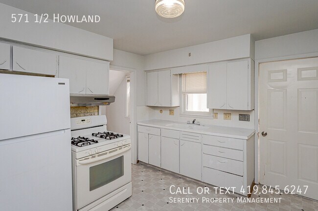 Building Photo - 571 1/2 Howland-