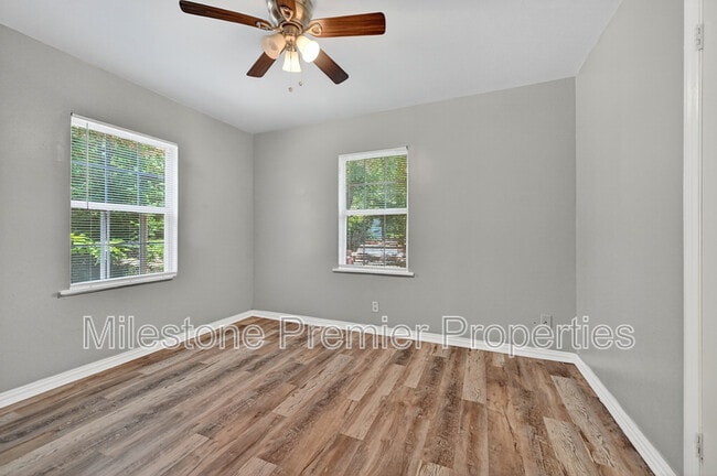 Building Photo - 401 S Contemporary Dr
