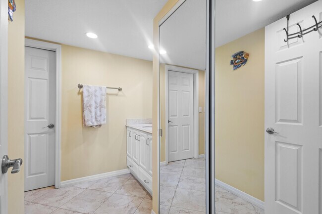 Building Photo - 2400 S Ocean Dr