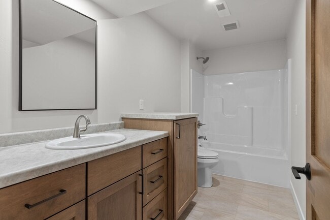 Building Photo - Beautiful New Executive Duplex