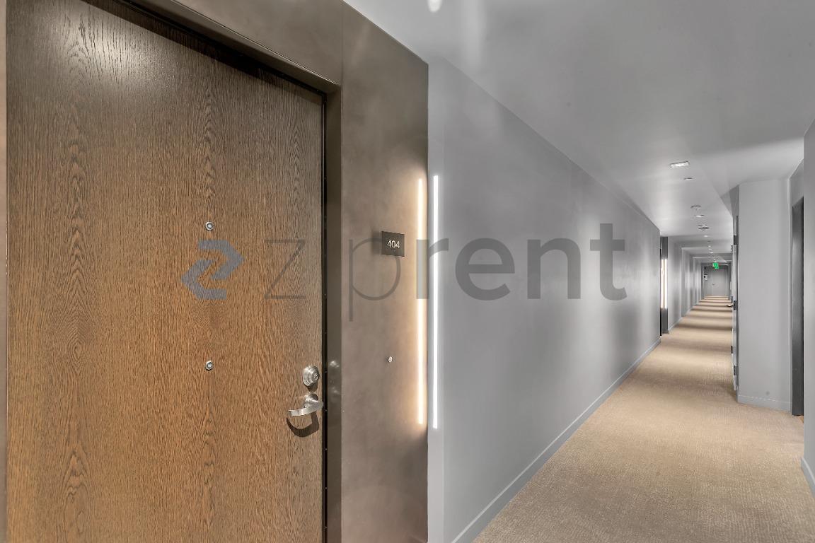 Building Photo - Unit 404