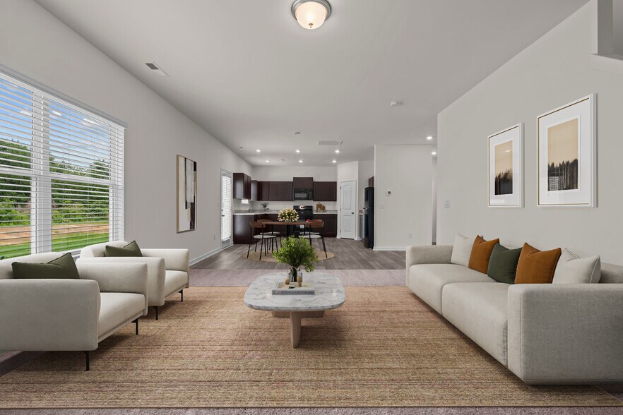 Building Photo - 827 Biltmore Dr