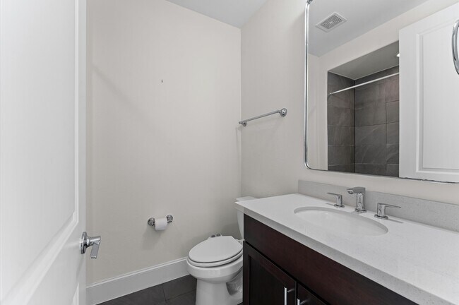 Building Photo - 9635 Riddlewood Ln