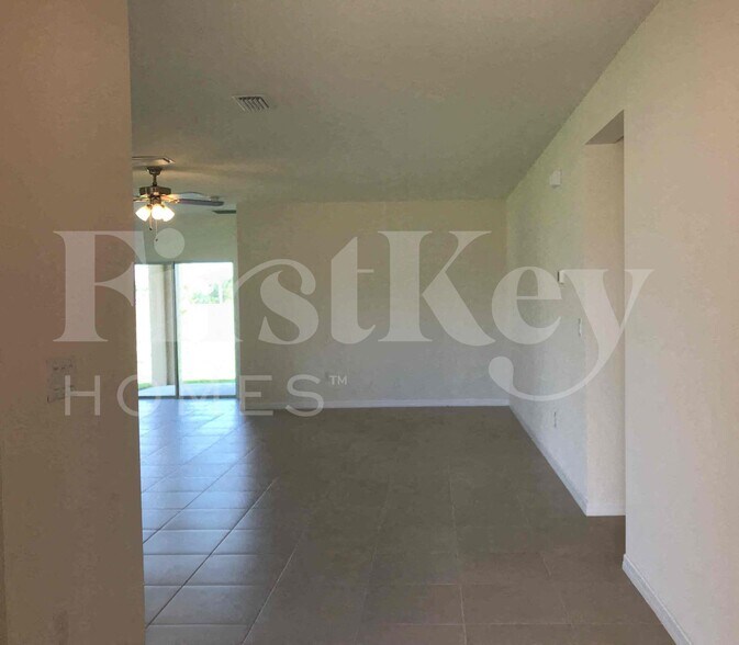 Building Photo - 625 SW 25th Terrace