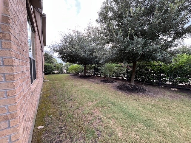 Building Photo - 16114 Lake Amistad Pl
