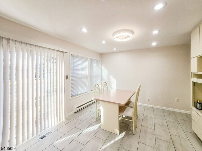 Building Photo - 167 Concordia Cir