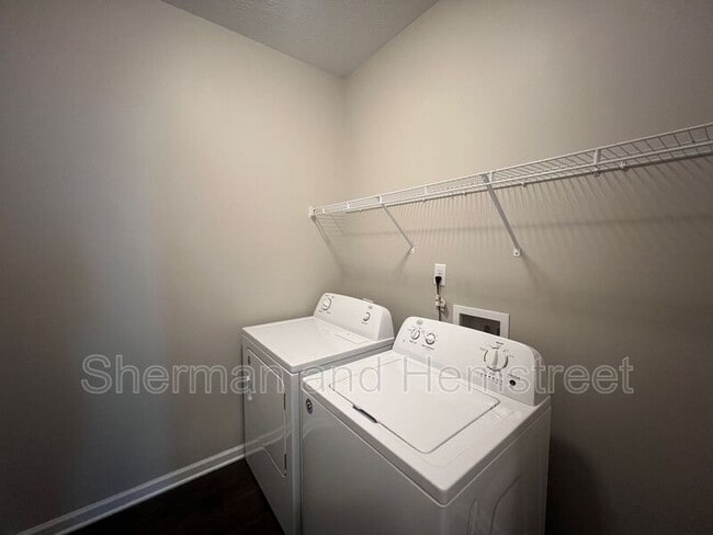 Building Photo - 4017 Pensacola Way