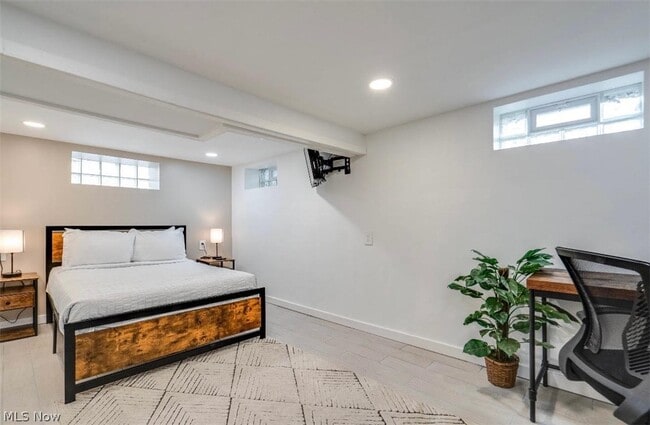 Building Photo - 4924 Pearl Rd