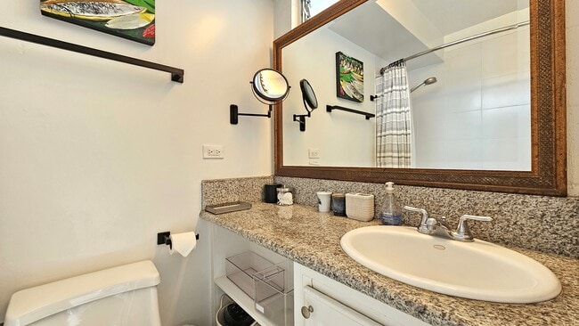 Building Photo - 2575 Khi Ave