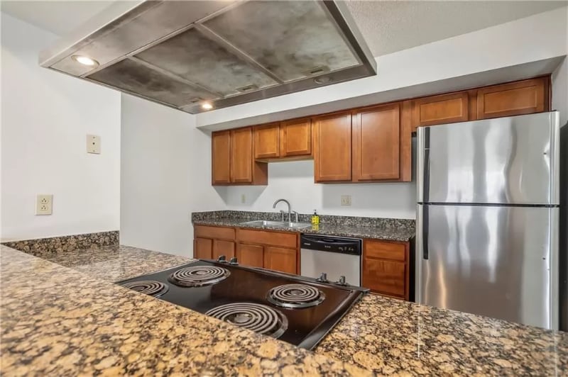 Building Photo - 350 Atalin St