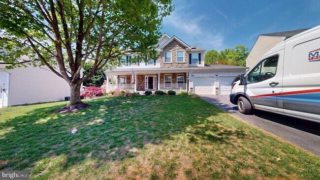 Building Photo - 14 Palace Ln