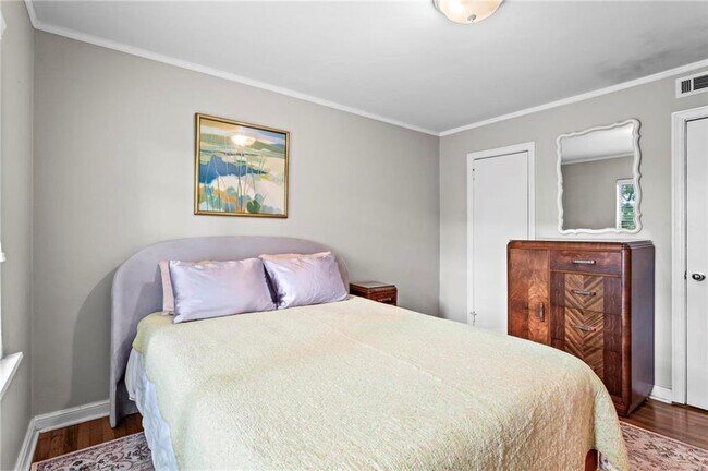 Building Photo - 2250 Cheshire Bridge Rd NE