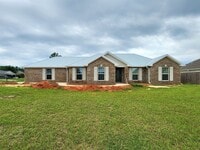 Building Photo - Corner lot 3/2 home in Elberta