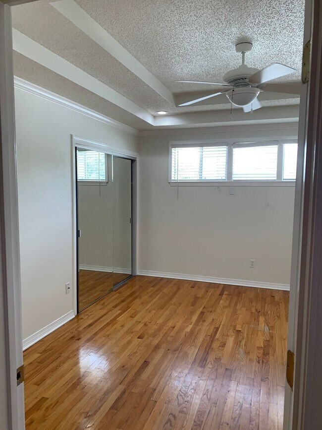 Building Photo - 2855 St Charles Ave