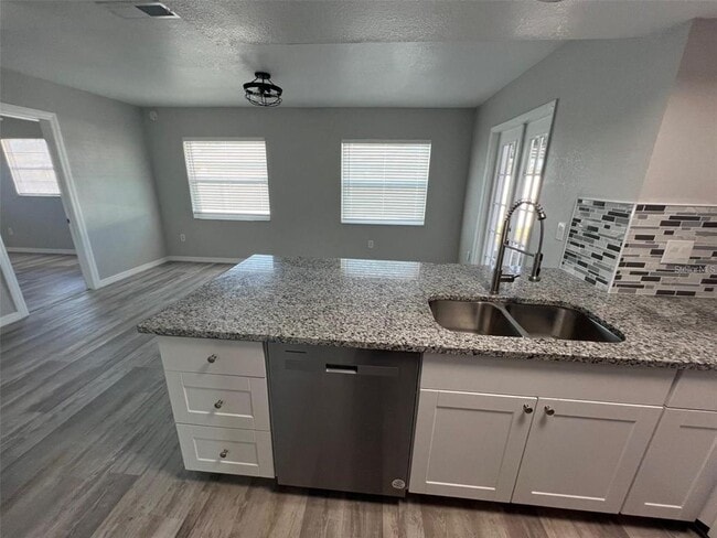 Building Photo - 6498 Amory St