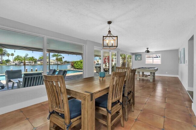 Building Photo - 6440 3rd Palm Point
