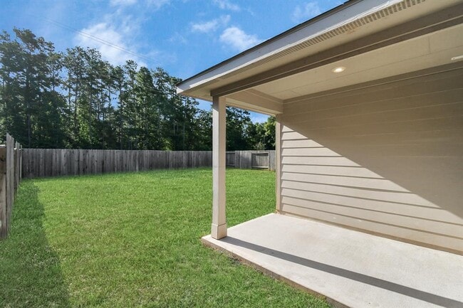 Building Photo - 9882 Laurel Lake Dr