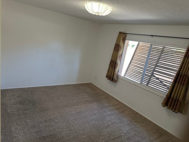 Building Photo - 5250 W Harmont Dr