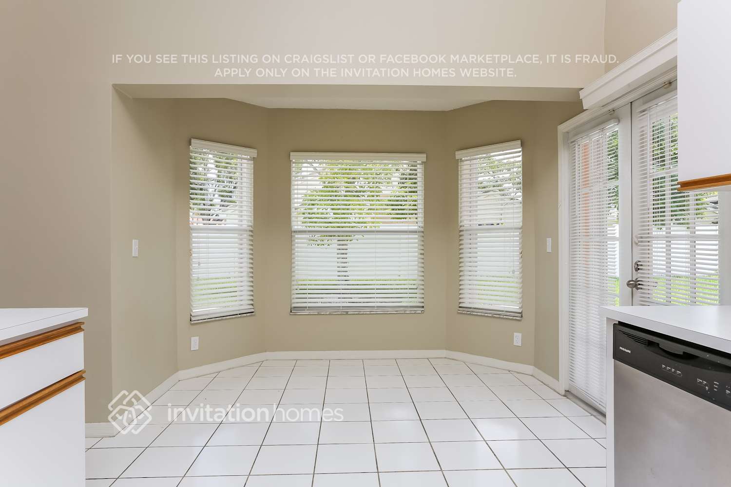 Building Photo - 576 NW 48th Ave