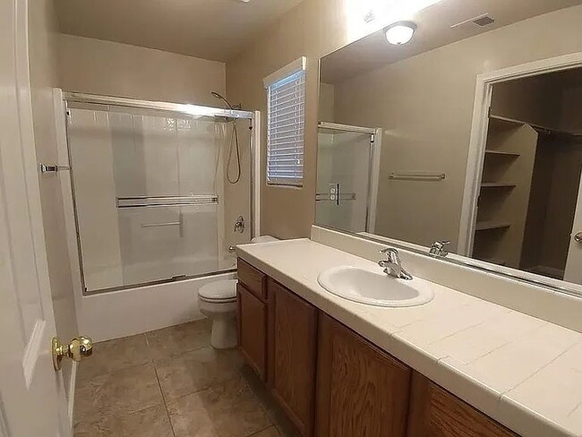 Building Photo - 4328 E Oak Ct