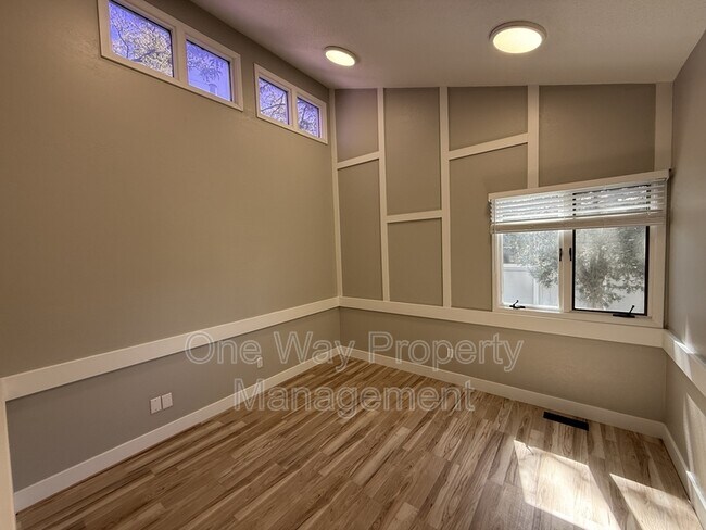 Building Photo - 1221 28th Ave