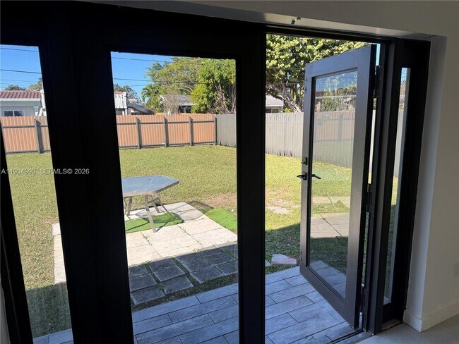 Building Photo - 2832 SW 124th Ct