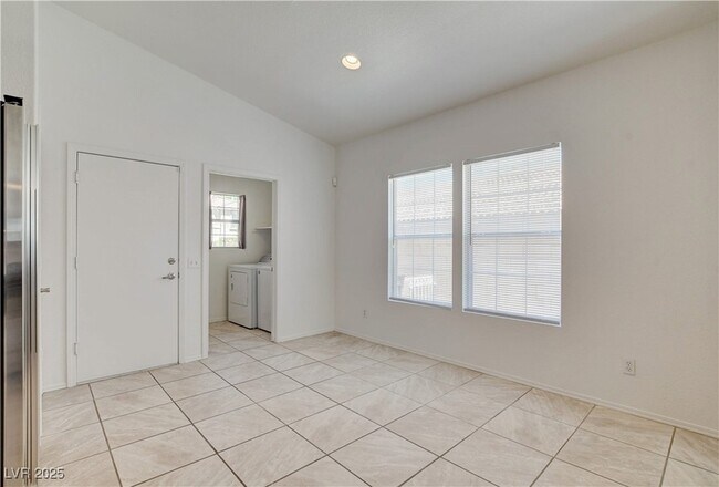 Building Photo - 11125 Gateview Ln