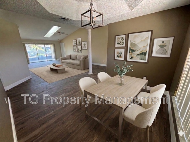 Building Photo - 20 Clarendon Ct N