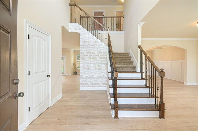 Building Photo - 403 Devon Brook Ct NE