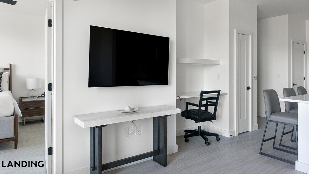 Building Photo - 1007 S Mint St