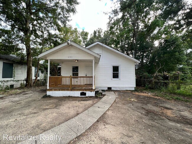 Building Photo - 3 br, 2 bath House - 1253 Cottrell Street