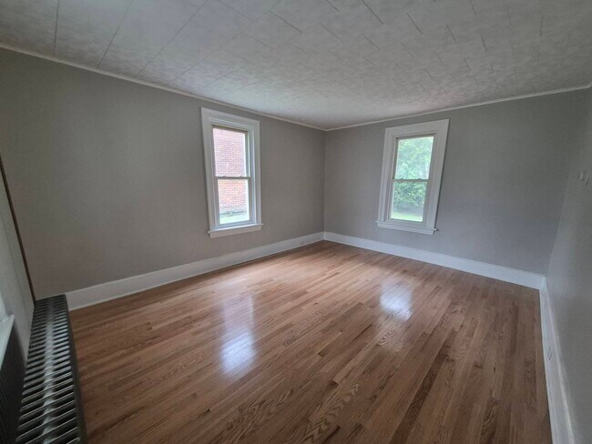 Building Photo - 69 Broad St