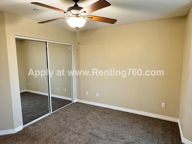 Building Photo - Gorgeous & Spacious 4 Bed Home