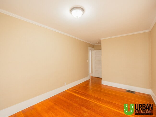 Building Photo - 1103 W Sinto Ave