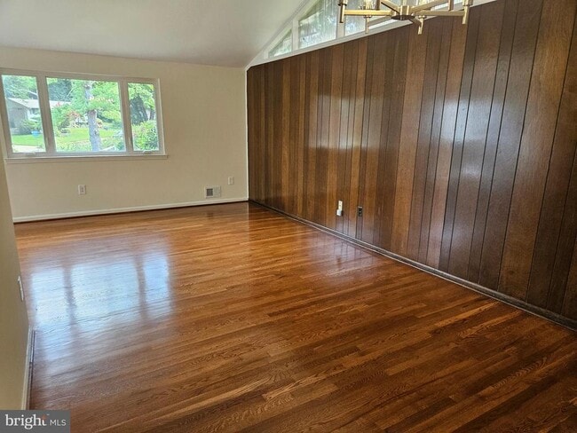 Building Photo - 5021 Swinton Dr