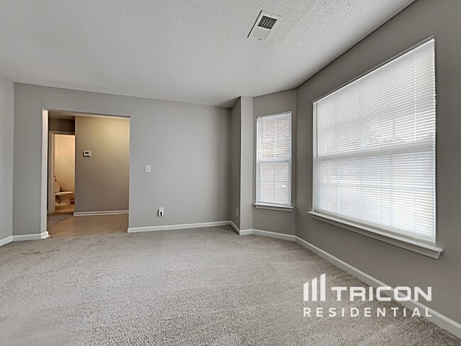 Building Photo - 724 Walton Dr