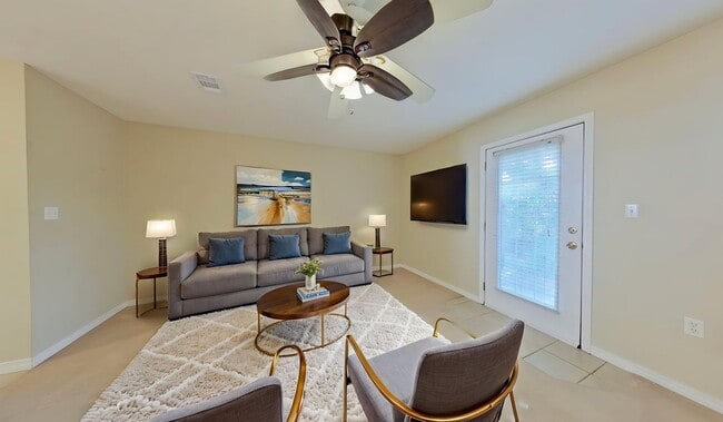 Building Photo - 976 Scenic Oak Ln